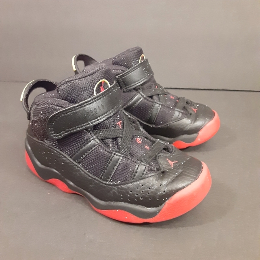 NIKE AIR JORDAN 6 Rings in Black/University Red in Size 9 Child/Toddler.